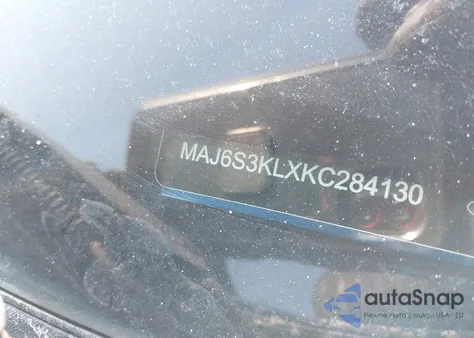 2019 Ford Ecosport Titanium z USA, uszkodzony, nr VIN MAJ6S3KLXKC284130